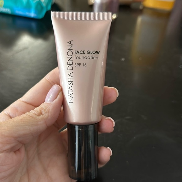 Natasha Denona face glow foundation in shade 45 - Picture 1 of 2